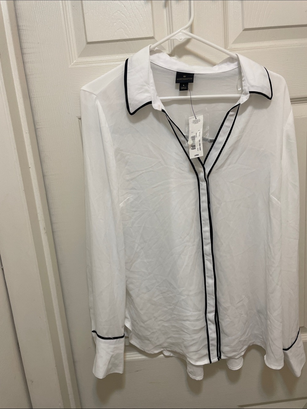 Worthington White Button-Up Shirt with Black Trim